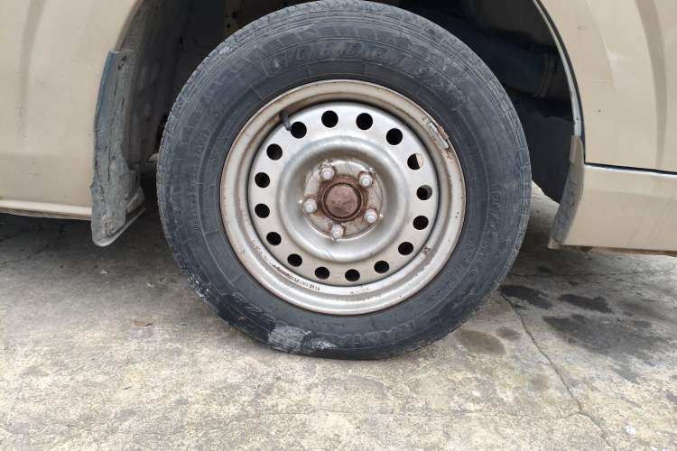 Used Foton Scenic G7 2017 2.0L Short-Wheelbase Commercial Van High Roof 6-Seater 4Q20M