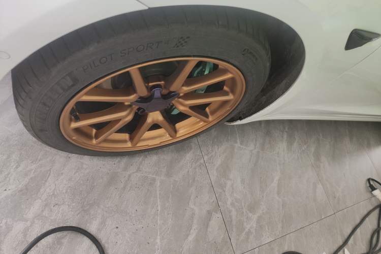 Used Tesla Model 3 2020 Revised Version Standard Range Rear-Wheel Drive – Upgraded Edition Left Front Wheel Hub