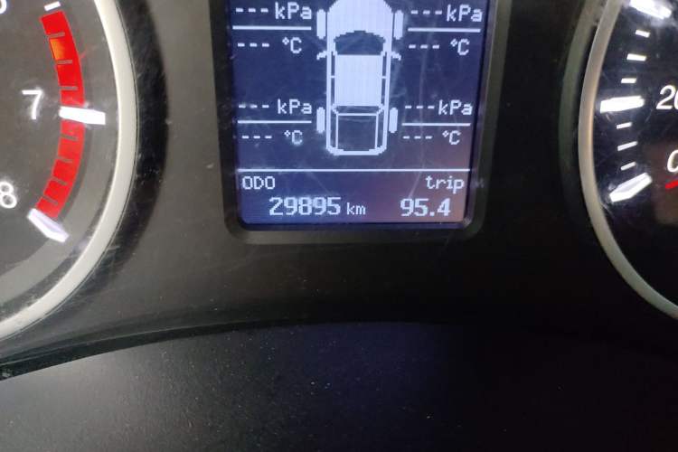 Used Great Wall Wingle 6 2017 2.4L Gasoline Two-Wheel Drive Elite Version 4G69 Odometer Close Up