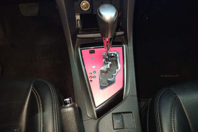 Used Toyota Corolla 2014 1.6L CVT GL Gear Lever
