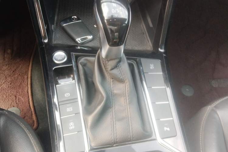Used Volkswagen Passat 2020 330TSI Elite Edition China VI Gear Lever