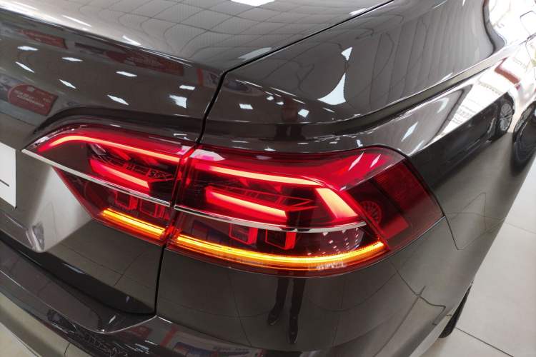 Used Volkswagen Phideon 2018 380TSI Two-Wheel Drive Business Edition
