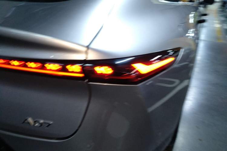 Used CHANGAN NEVO A07 2025 Range-Extended "True Fragrant" Edition 230 Flagship Model Exterior 3