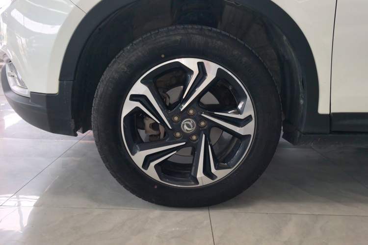 Used Dongfeng Aeolus AX7 2016 2.0L Automatic Zhiyue Trim