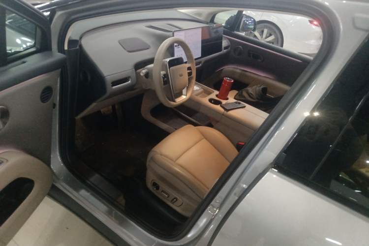 Used Li Auto i8 2025 Model Standard Version
