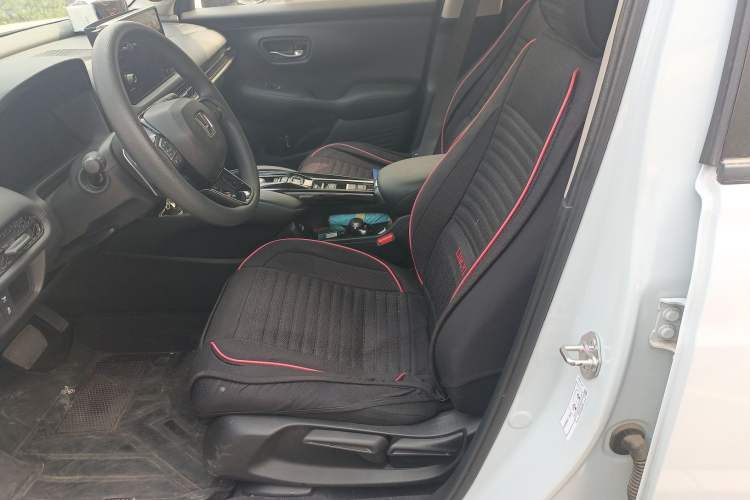 Used Honda HR-V 2023 2.0L eHEV Dynamic Speed Version
