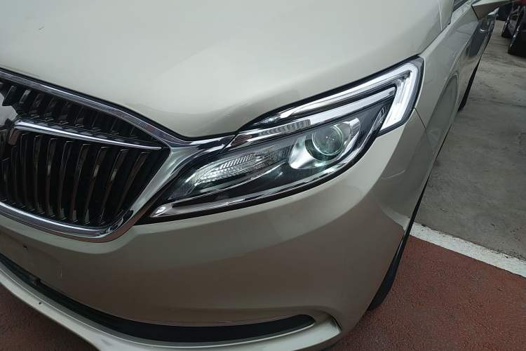 Used Buick GL8 2018 ES 28T Comfort Model China VI Standard