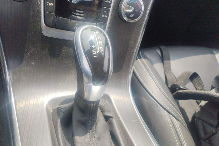 Used Volvo XC60 2016 T5 Smart Version Gear Lever