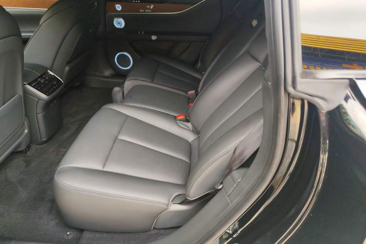 Used Hima Stelato S9 2024 All-Electric Ultra Four-Wheel-Drive Flagship Edition Left Rear Seat