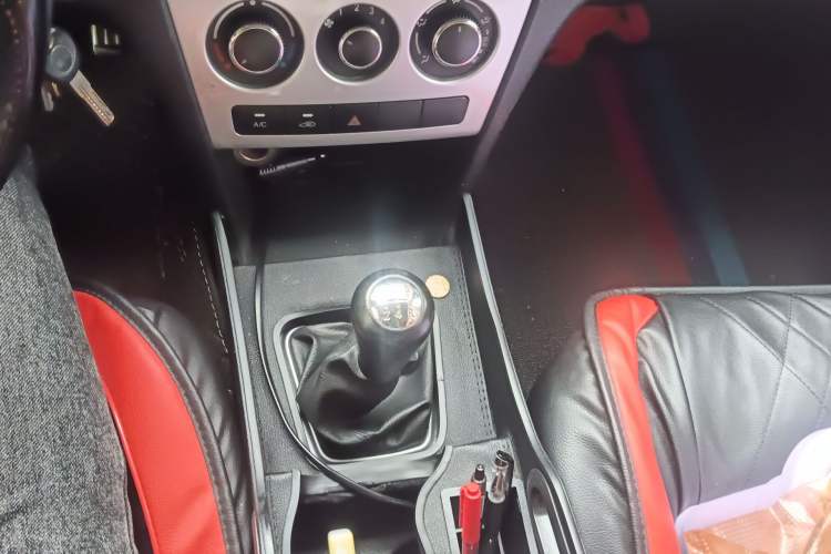 Used CHANGAN KAICHENG Ounuo S 2017 1.5L Base Version Gear Lever