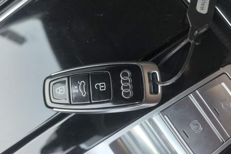 Used Audi Q7 2024 55 TFSI quattro S line Sport model
