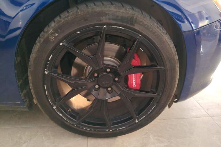 Used Maserati Ghibli 2017 3.0T Standard Edition Right Front Wheel Hub