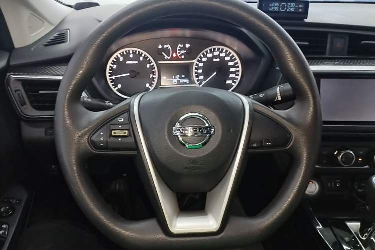 Used Nissan Lannia 2016 1.6L CVT Smart Cool Edition
