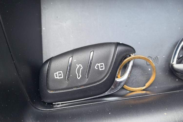 Used Roewe i5 2026 Model 1.5L Manual Comfort Version Vehicle Key