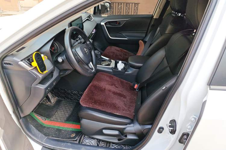 Used Toyota RAV4 2023 2.0L CVT Two-Wheel Drive Urban Edition Left Front Seat