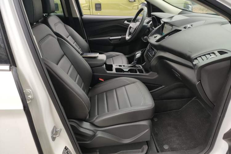 Used Ford Kuga 2019 EcoBoost 180 Two-Wheel-Drive Platinum Edition China VI Standard
