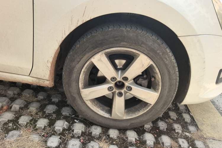 Used Volkswagen Santana 2015 1.6L Manual Comfort Edition
