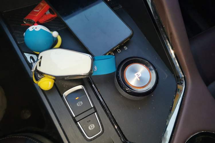 Used SOL X8 PLUS 2023 1.5 TGDI DCT Smart Home Edition 7-Seater