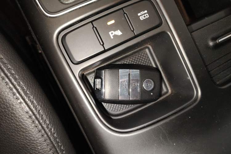 Used Kia Sorento 2013 2.4L 7-Seater Gasoline Luxury Version China IV Standard
