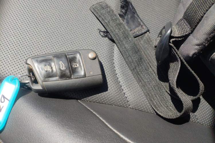 Used Jetta VS5 2019 280TSI Automatic Enjoyment Model Vehicle Key