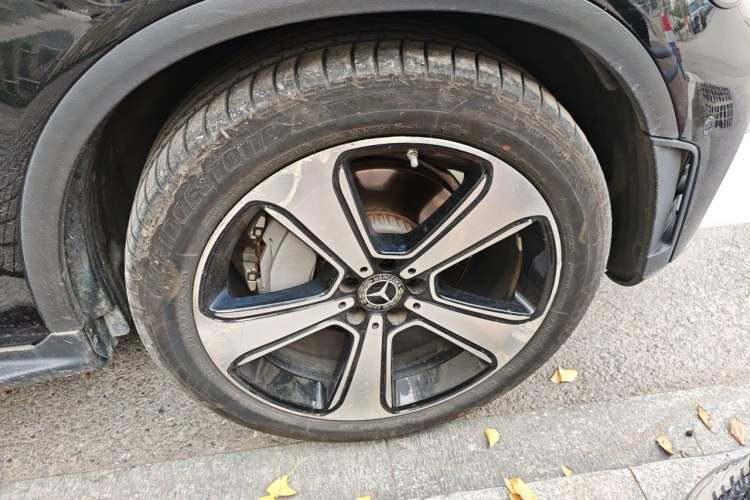 Used Mercedes-Benz GLC 2020 GLC 300 L 4MATIC Luxury Model Right Front Wheel Hub