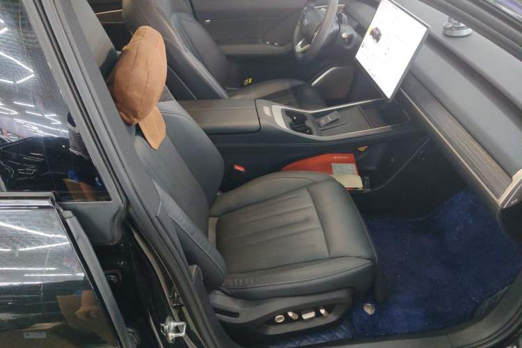 Used ONVO L60 2024 60 kWh Rear-Drive Version
