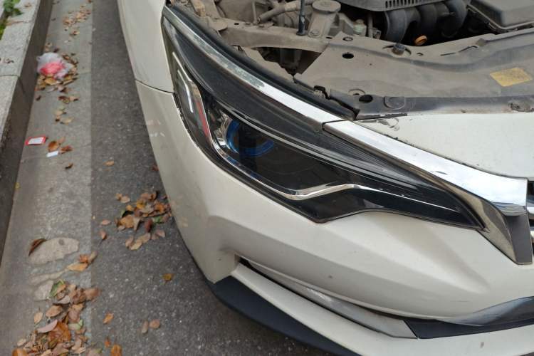 Used Venucia D60 2020 1.6L XL CVT Enjoyment Edition Right Front Headlight