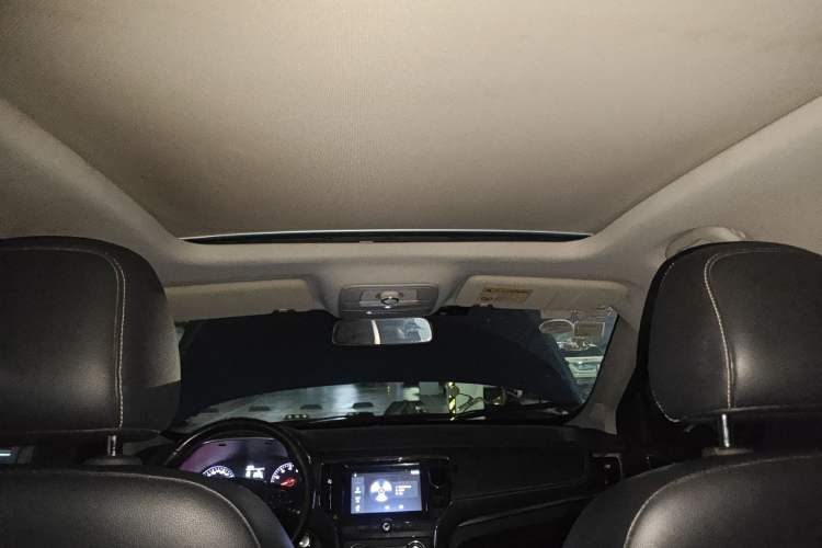 Used Roewe RX5 2016 20T Two-Wheel Drive Automatic Flagship Edition
