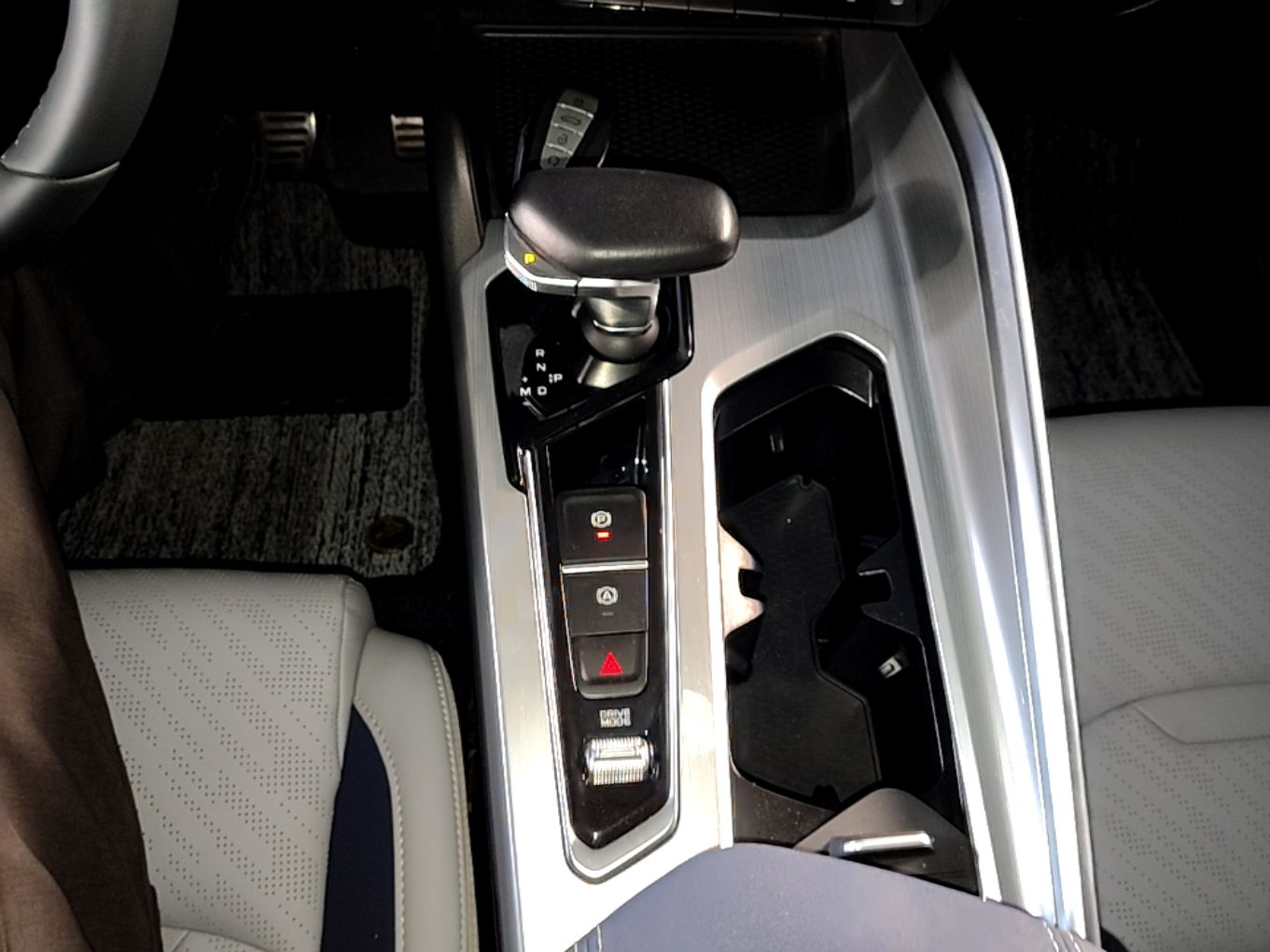 Geely Auto Preface 2023 2.0TD Prestige Version — снимка 16