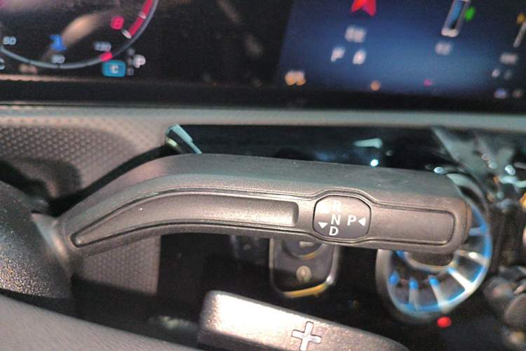Used Mercedes-Benz A-Class 2023 A 200 L Fashion Model Gear Lever