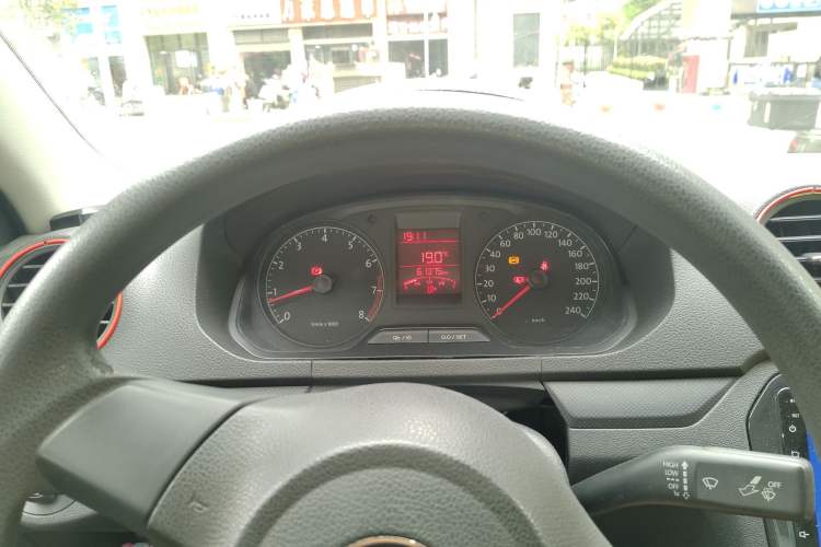 Used Volkswagen Jetta 2013 1.6L Manual Fashion Edition