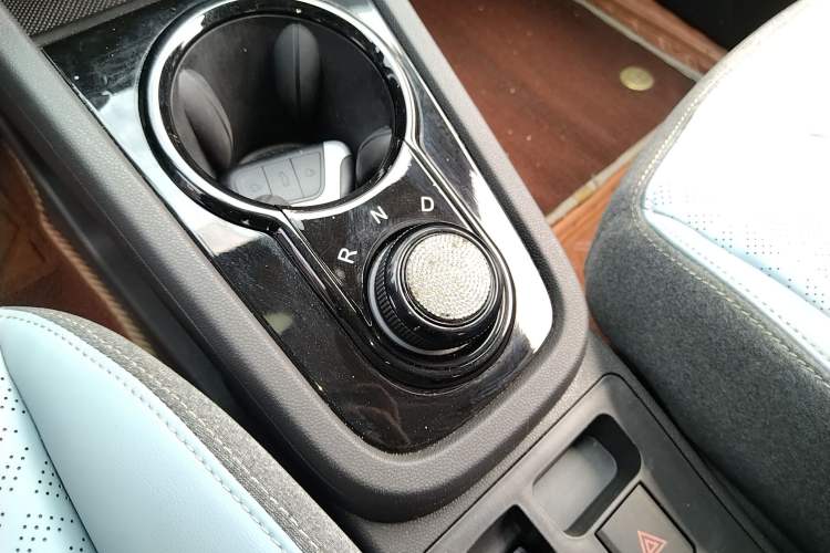 Used Chery Little Ant 2022 Sweet Pink Edition Half-Sugar Version Lithium Iron Phosphate 29.2 kWh 30 kW 301 km Gear Lever