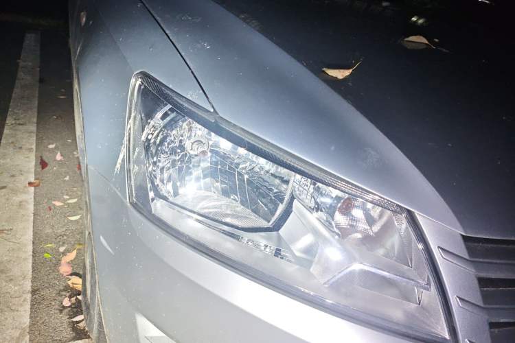 Used Volkswagen Santana 2015 1.6L Manual Fashion Edition Right Front Headlight