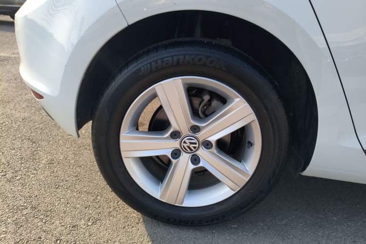 Used Volkswagen Golf 2017 1.6L Automatic Comfort Million-Vehicle Anniversary Edition