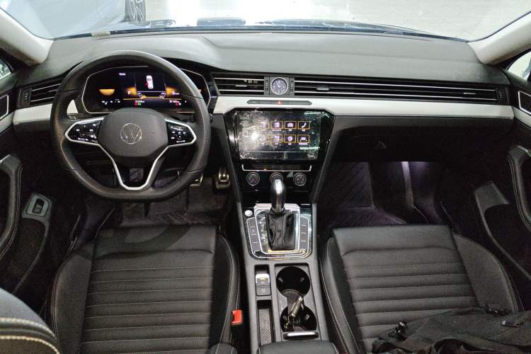 Used Volkswagen Magotan 2025 Zhongxiang Version 280TSI DSG Comfort Edition