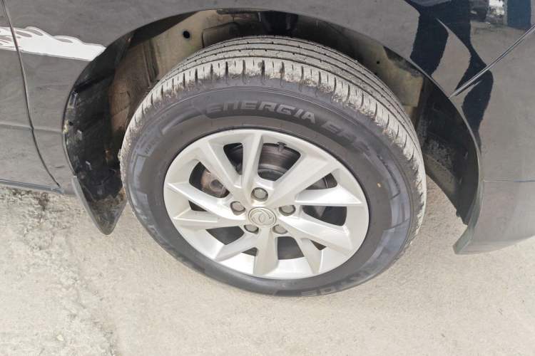 Used FORTHING Lingzhi PLUS 2021 2.0L Manual Luxury 7-Seater Right Front Wheel Hub