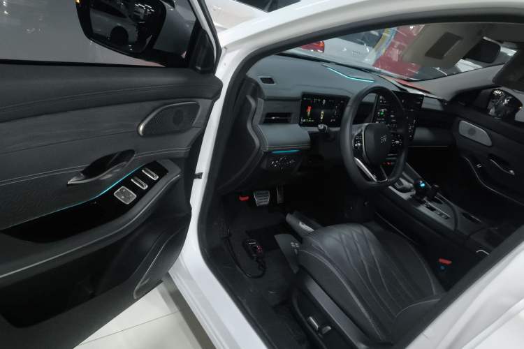 Used JETOUR X90 C-DM 2025 Elite Edition 7-Seater Driver Seat