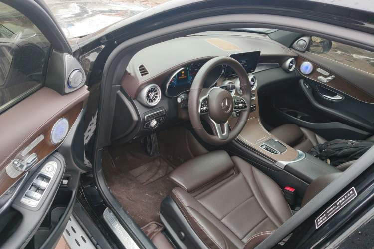 Used Mercedes-Benz GLC 2022 Second Facelift GLC 260 L 4MATIC Luxury Edition Driver Seat