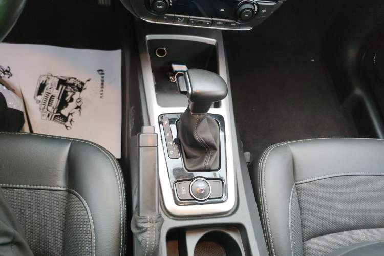 Used Qoros 3 2014 Sedan 1.6L Automatic Zhiyue Model Gear Lever