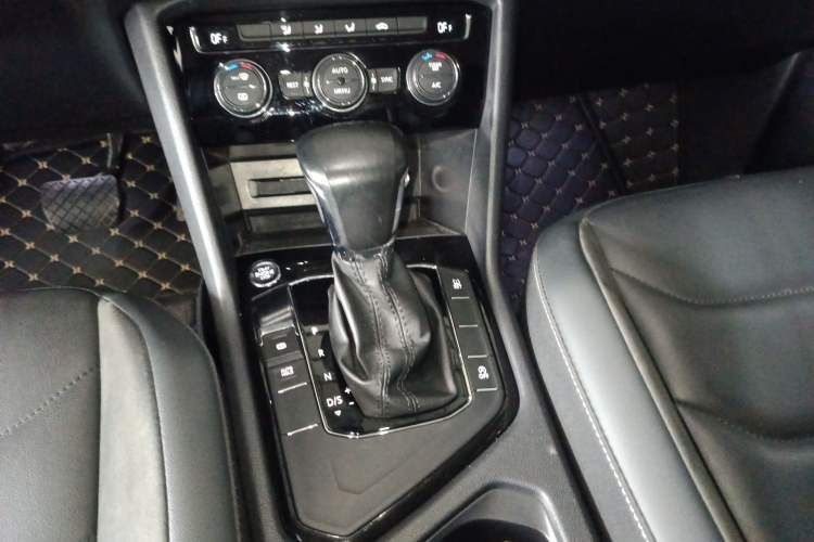 Used Volkswagen Tiguan L 2021 280TSI Automatic Two-Wheel Drive Smart Edition Gear Lever