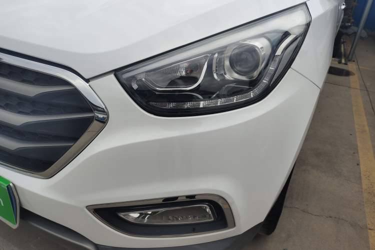 Used Hyundai ix35 2015 2.0L Automatic 2WD Smart Version China V Standard Left Front Headlight