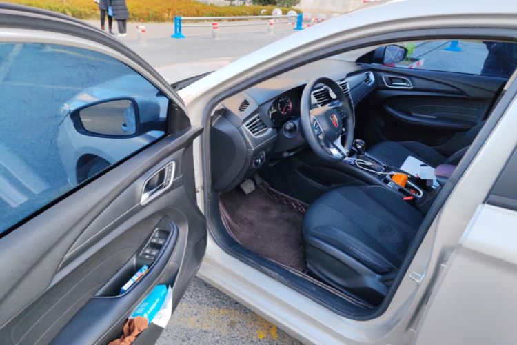 Used Roewe i5 2019 1.5L Automatic 4G Connected Langyue Edition