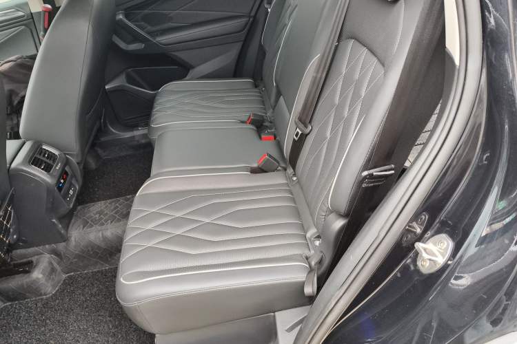 Used Volkswagen Tiguan L 2022 330TSI Automatic Two-Wheel Drive R-Line Enhanced Edition
