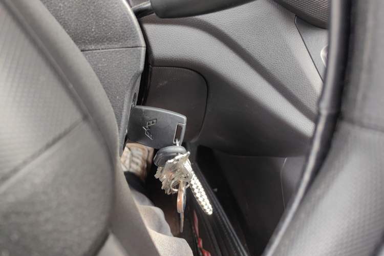 Used Wuling Hongguang V 2022 1.5L Jingqu Version Hydraulic Power Steering LAR