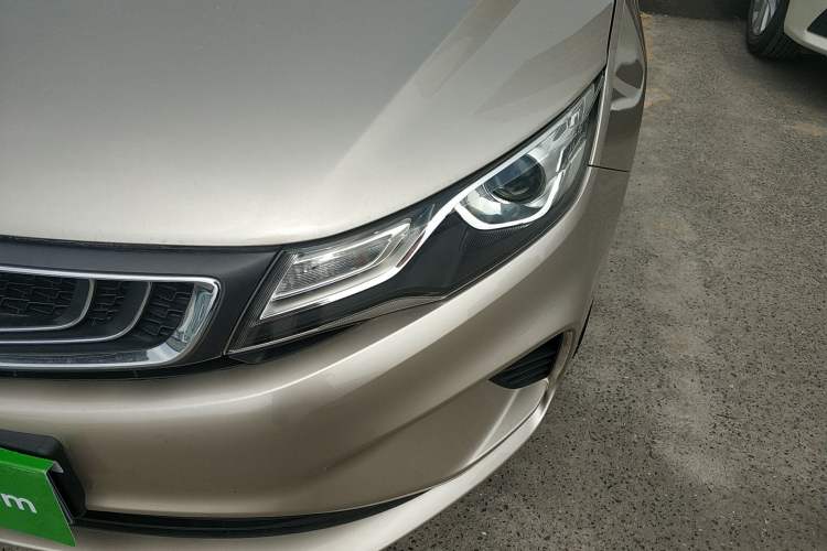 Used Geely Auto Emgrand GL 2017 1.8L Manual Elite Model Left Front Headlight