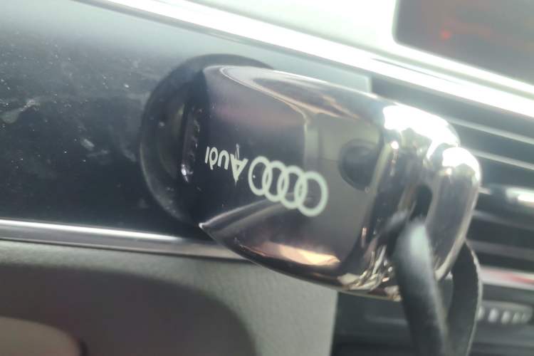 Used Audi A6L 2011 2.0 TFSI automatic Comfort trim
