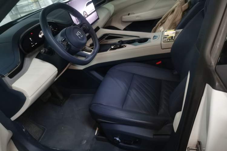 Used Zeekr 001 2025 YOU Edition 100 kWh All-Wheel Drive Left Front Seat