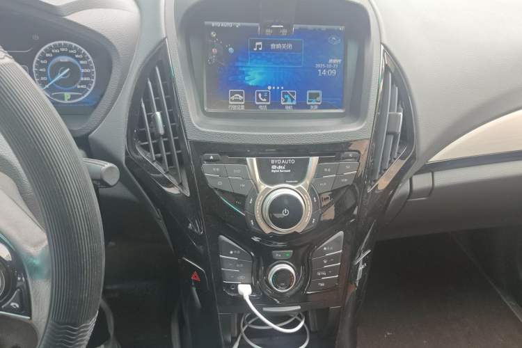 Used BYD Qin New Energy 2016 Qin EV300 Prestige Model
