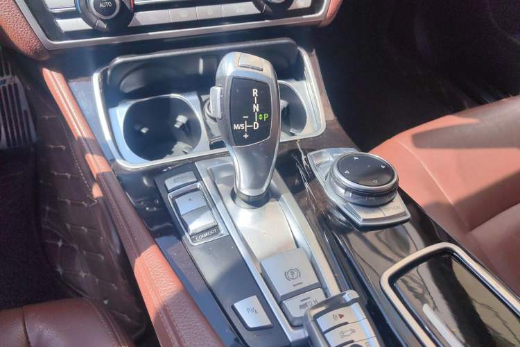Used BMW 5 Series 2014 535Li Leading Model Gear Lever