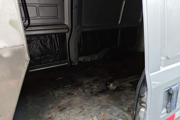 Used Wuling Rongguang 2019 1.5L Extended-Body Van Base Model with 2 Seats Left Rear Seat